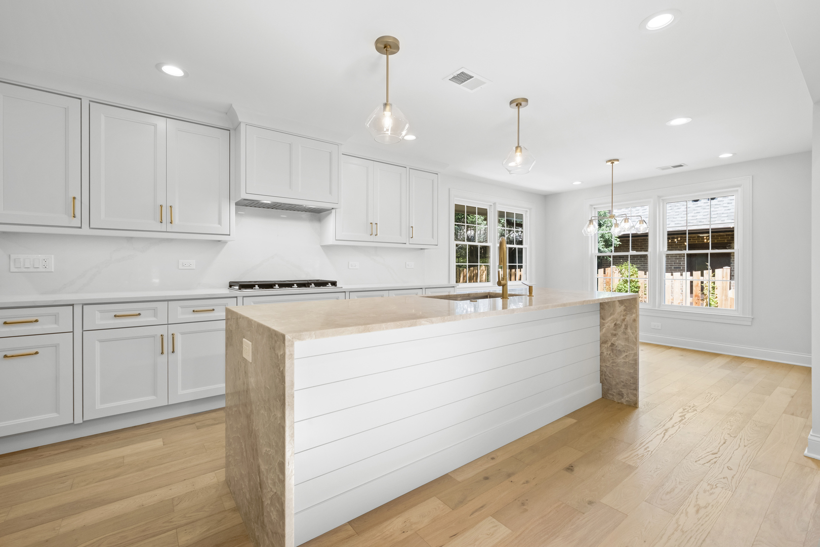 1410 Berkley Ct Deerfield, IL 60015