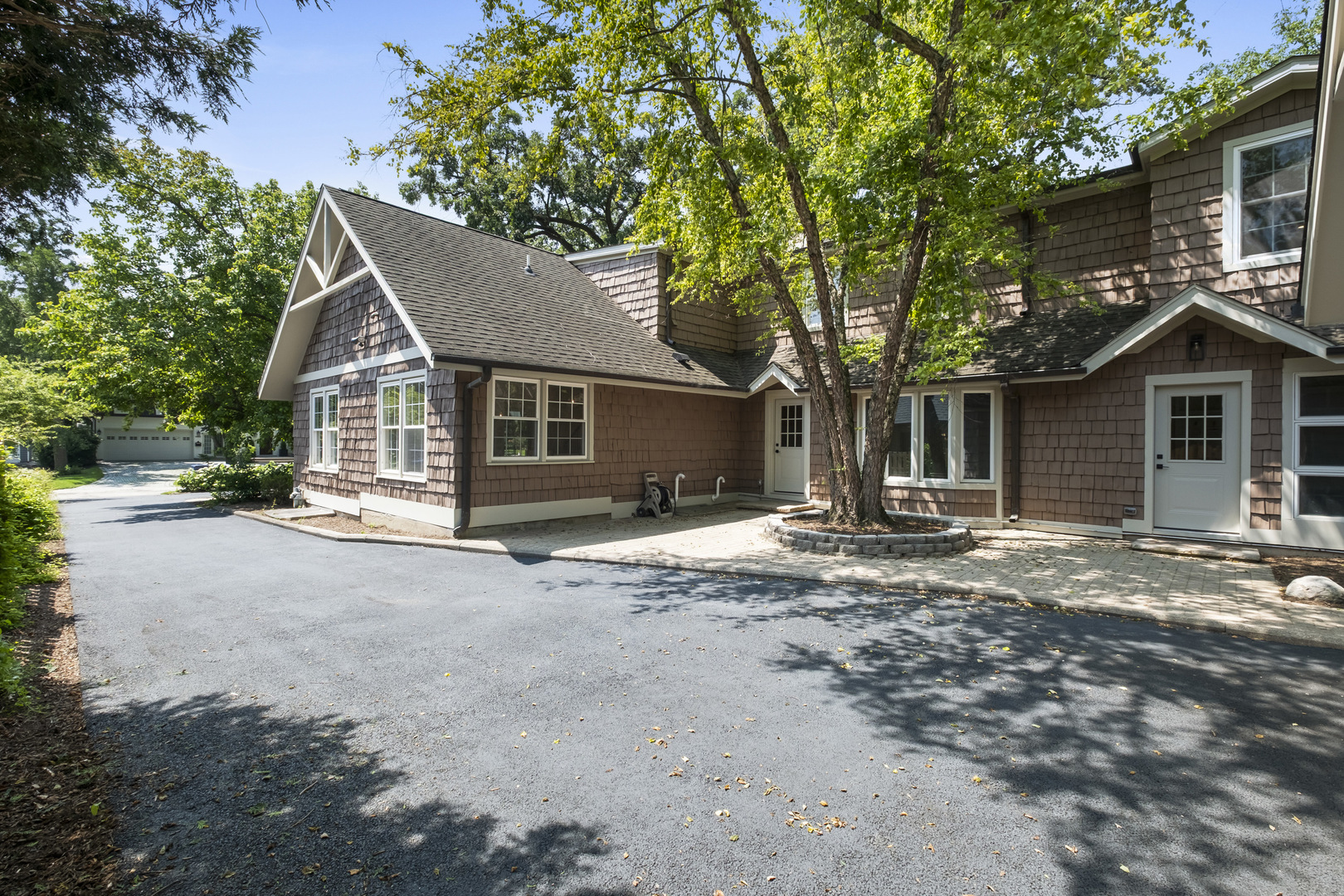 1410 Berkley Ct Deerfield, IL 60015