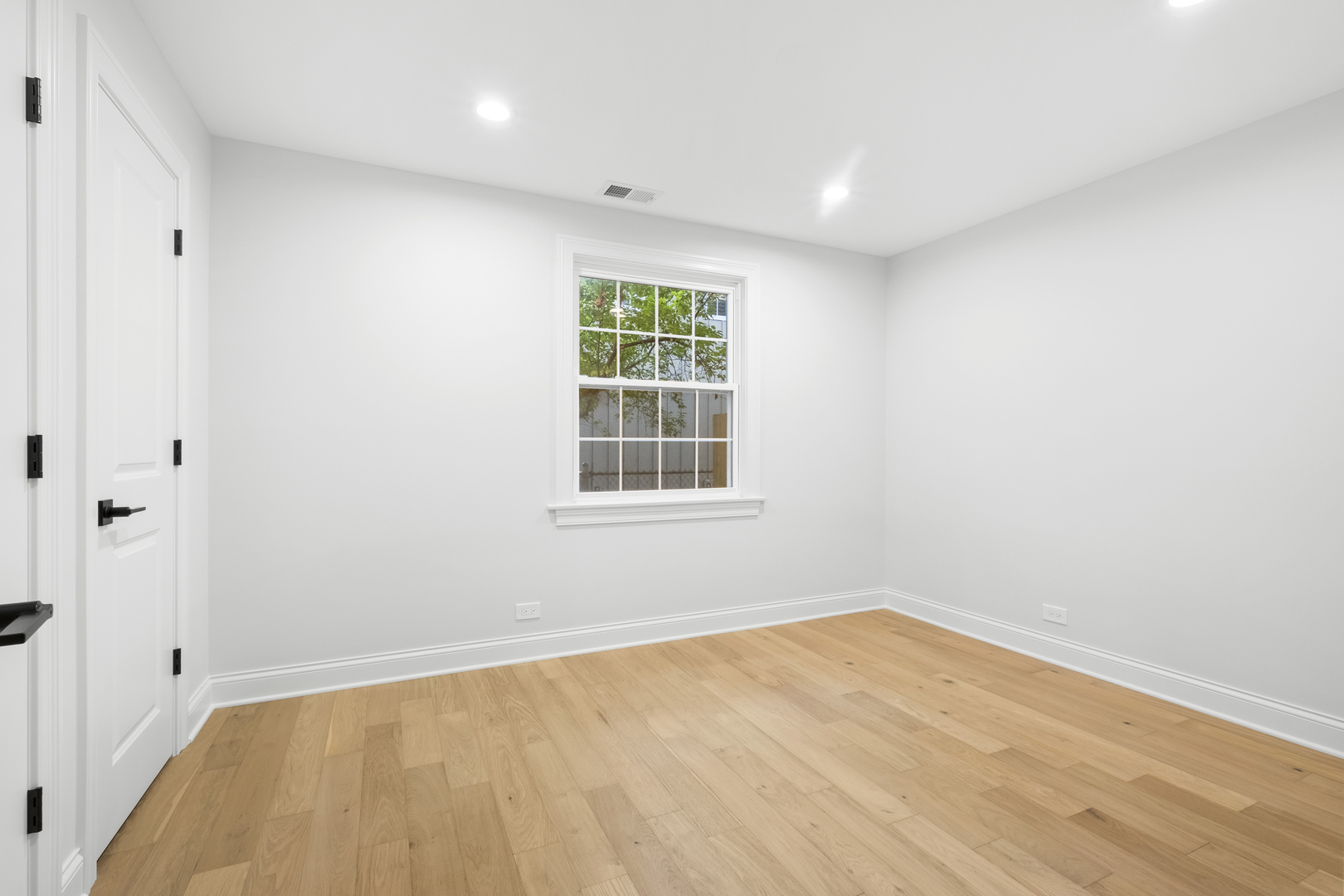 1410 Berkley Ct Deerfield, IL 60015