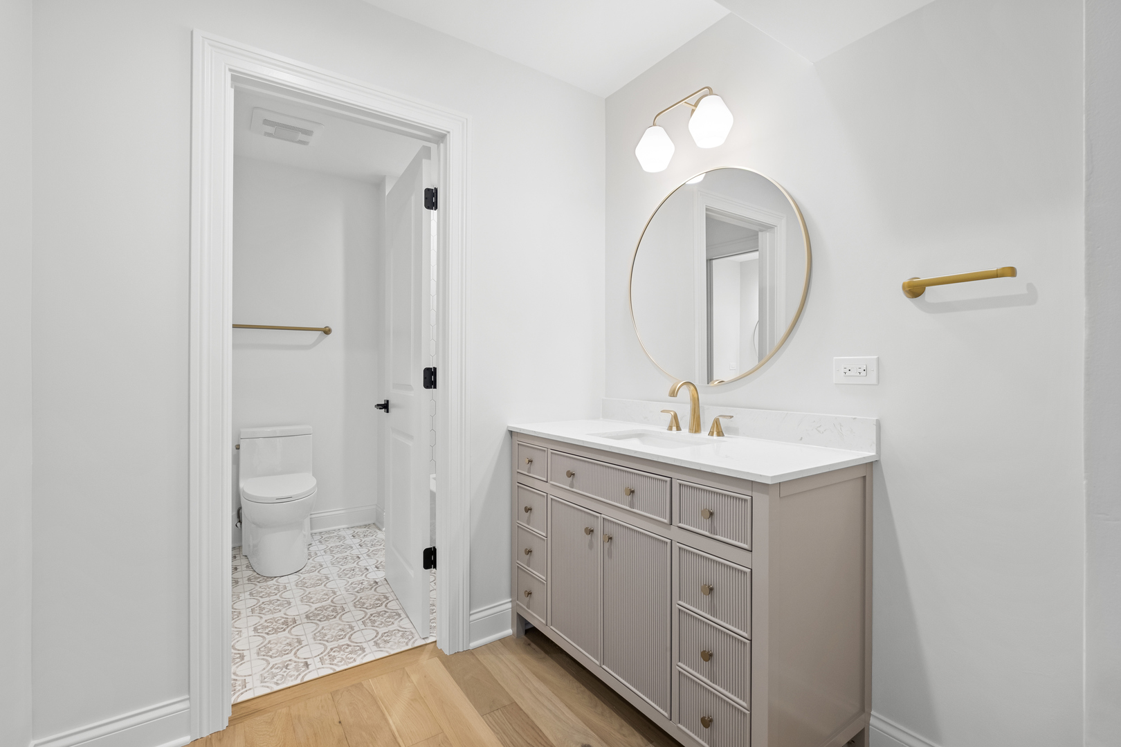 1410 Berkley Ct Deerfield, IL 60015