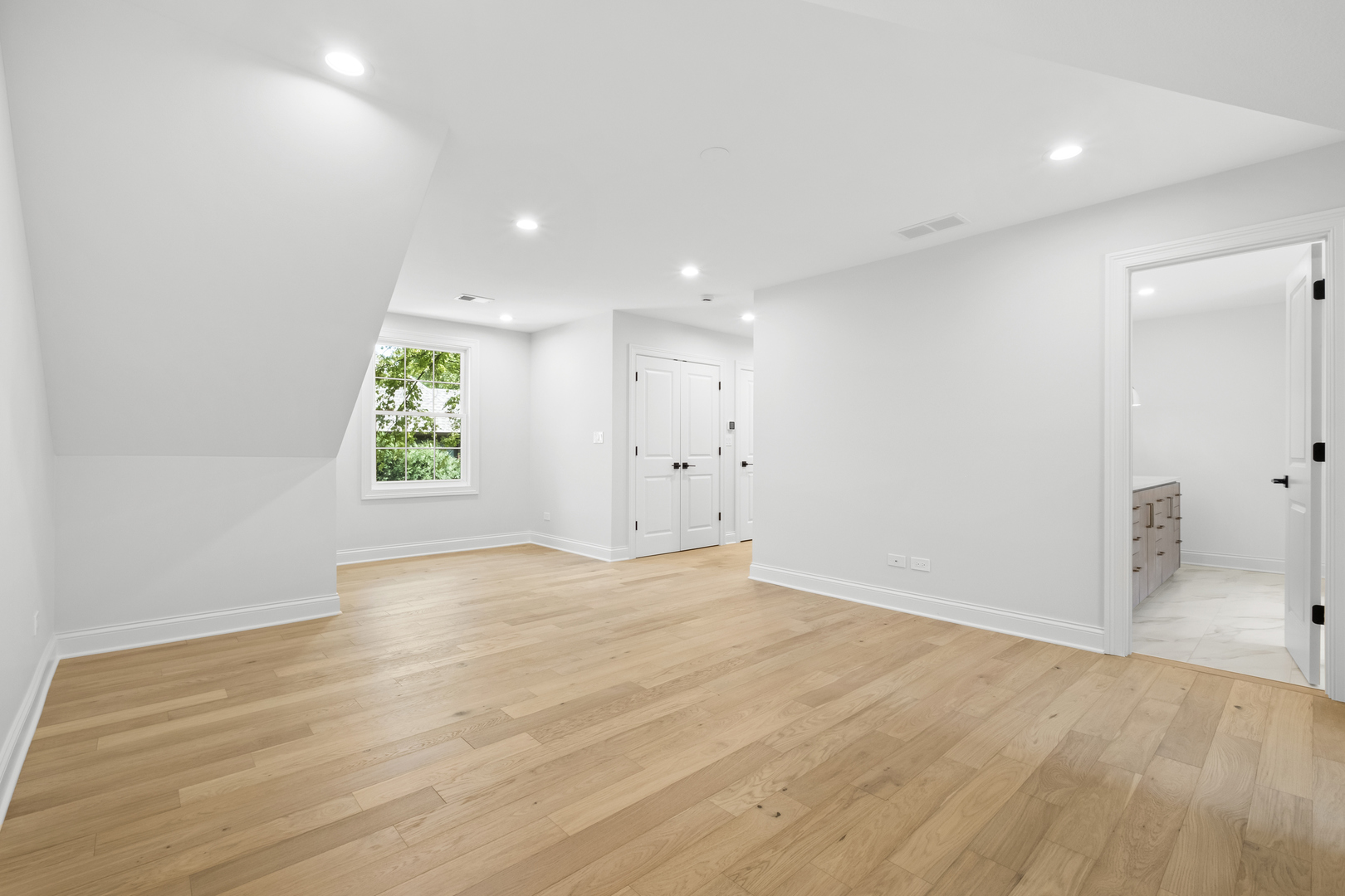 1410 Berkley Ct Deerfield, IL 60015