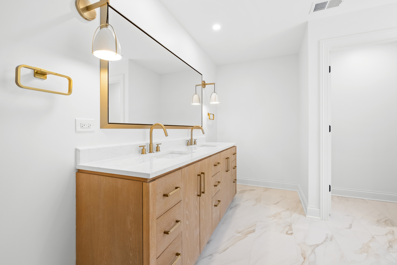 1410 Berkley Ct Deerfield, IL 60015