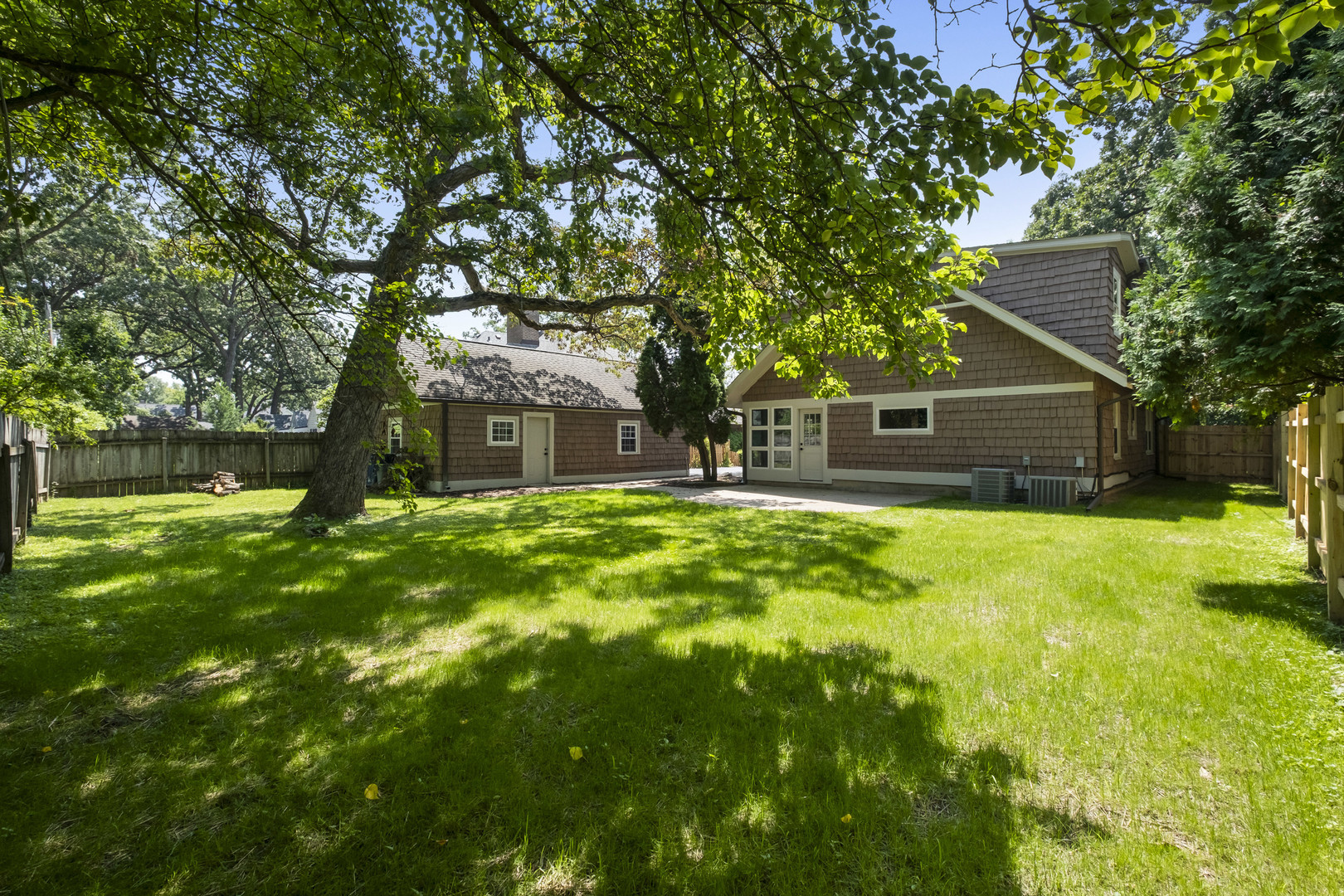 1410 Berkley Ct Deerfield, IL 60015