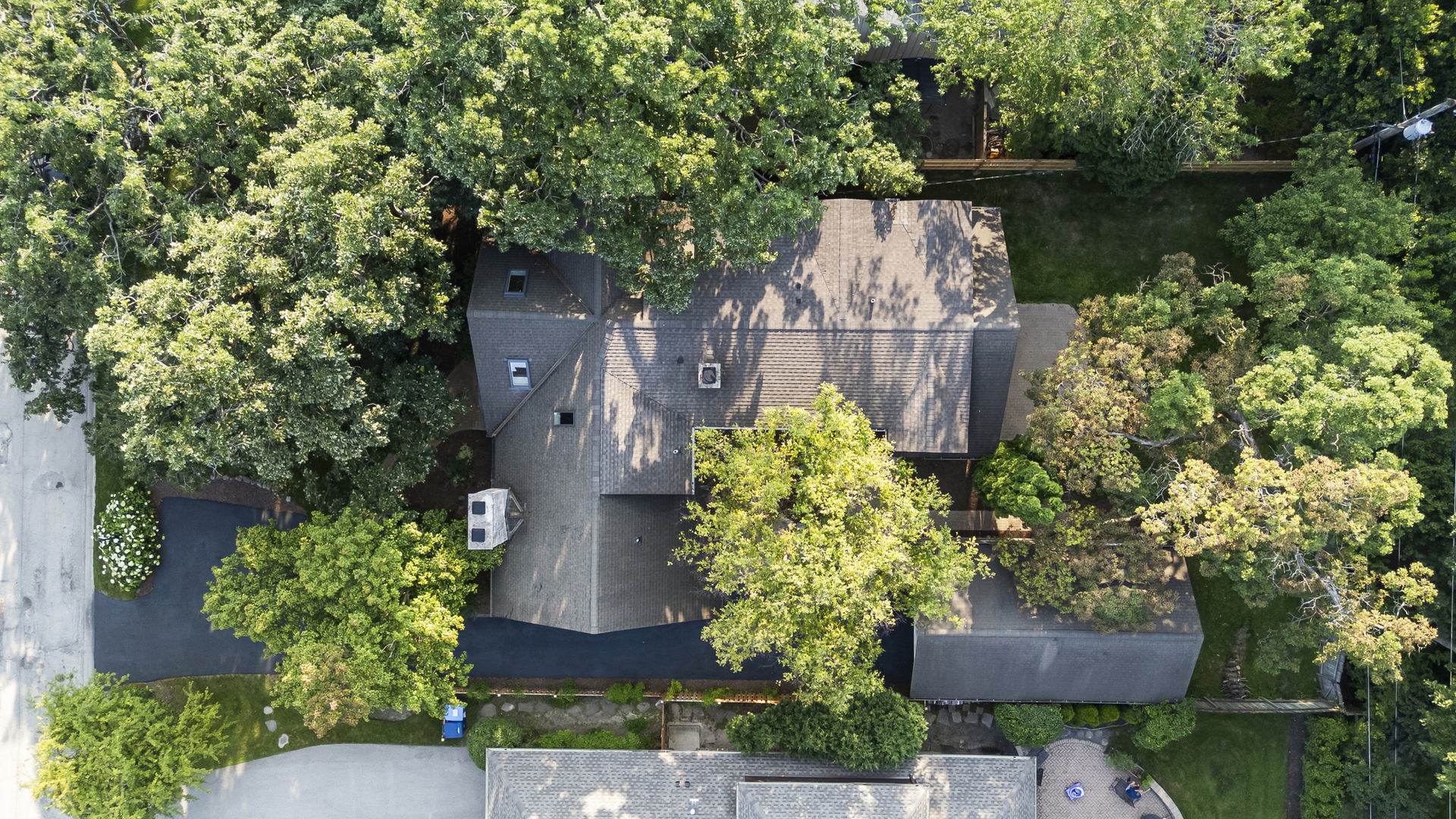 1410 Berkley Ct Deerfield, IL 60015