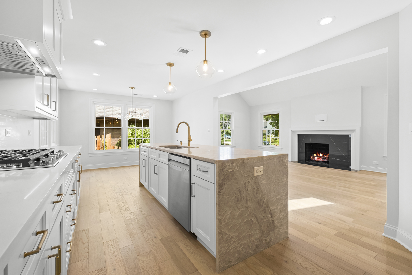 1410 Berkley Ct Deerfield, IL 60015