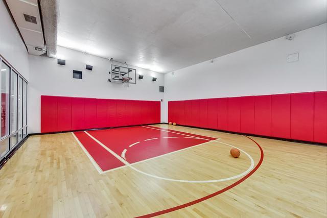 225 N Columbus Dr #5905 Chicago, IL 60601