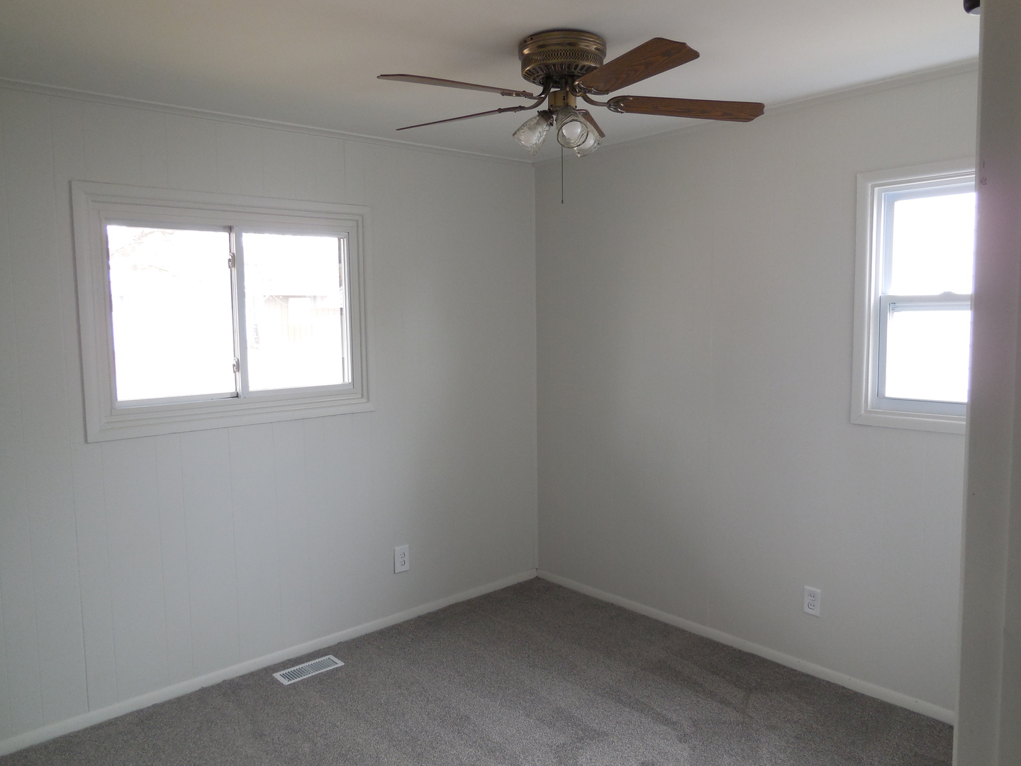 740 Hiawatha Dr Ottawa, IL 61350