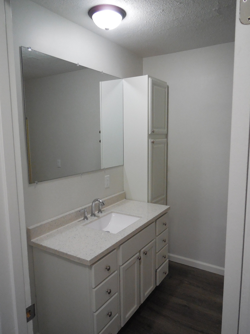 740 Hiawatha Dr Ottawa, IL 61350