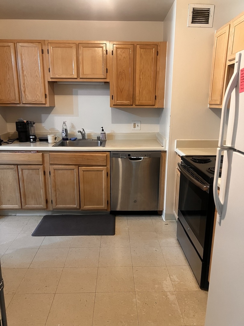 200 N Dearborn St #3705 Chicago, IL 60601