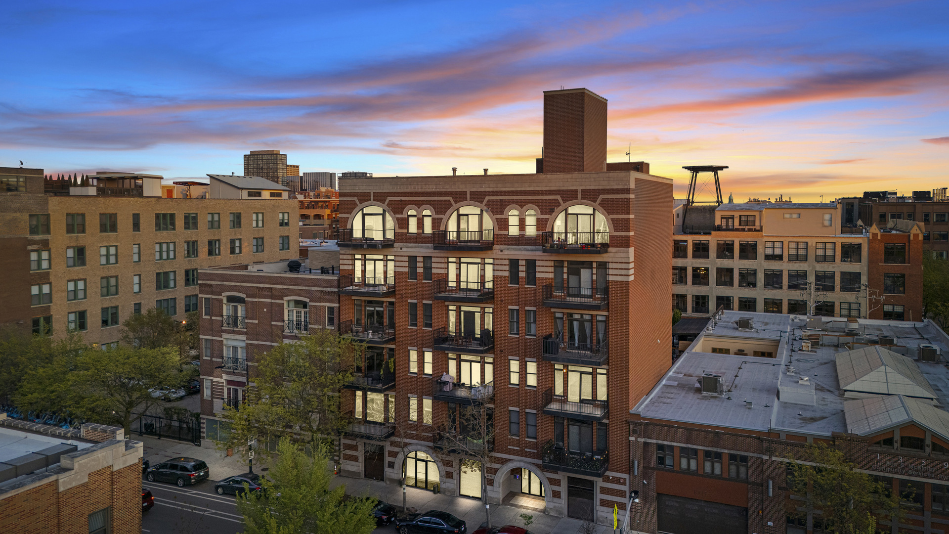 1355 W WASHINGTON Blvd #4D