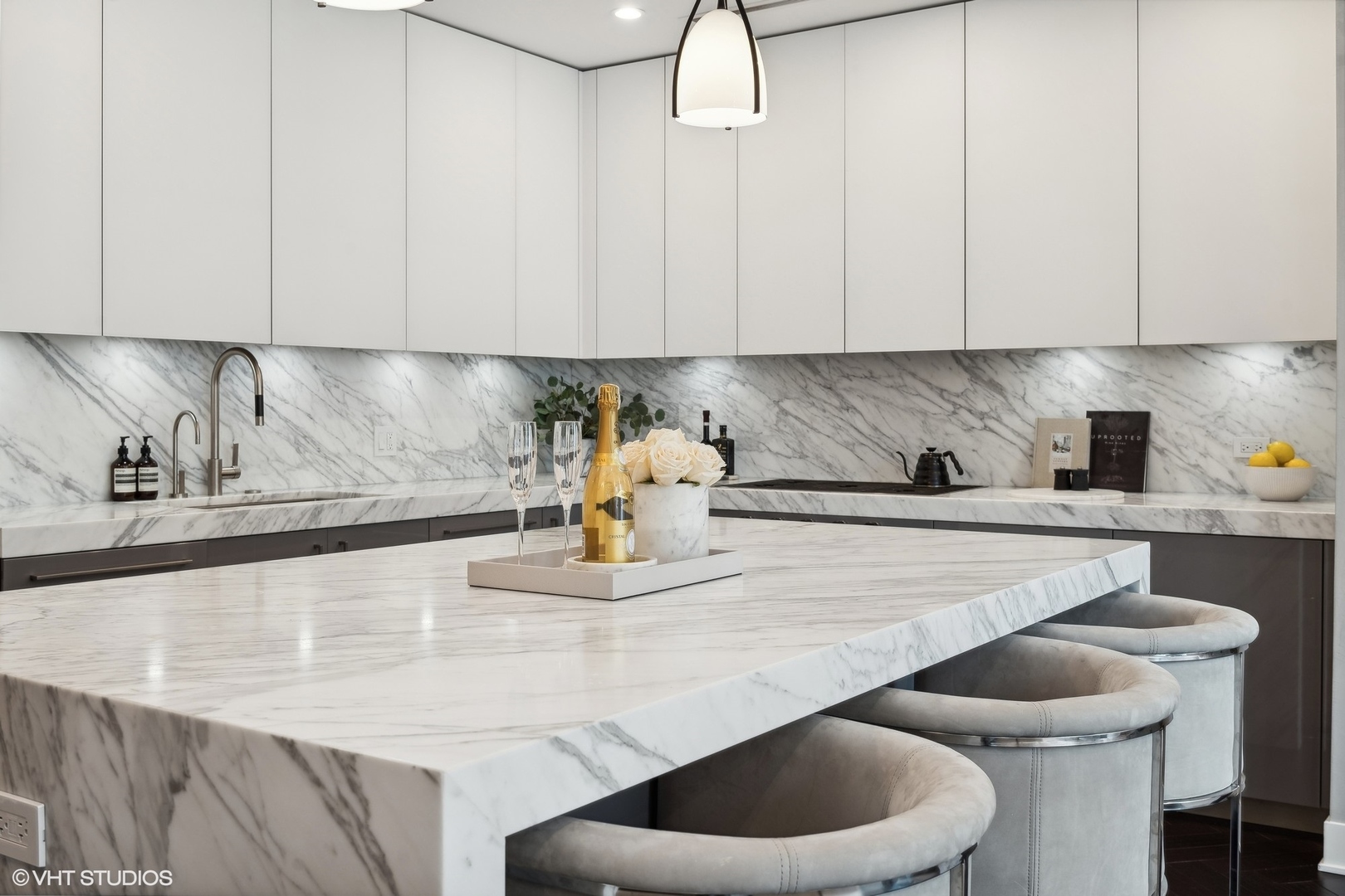 403 N Wabash Ave #12B Chicago, IL 60611