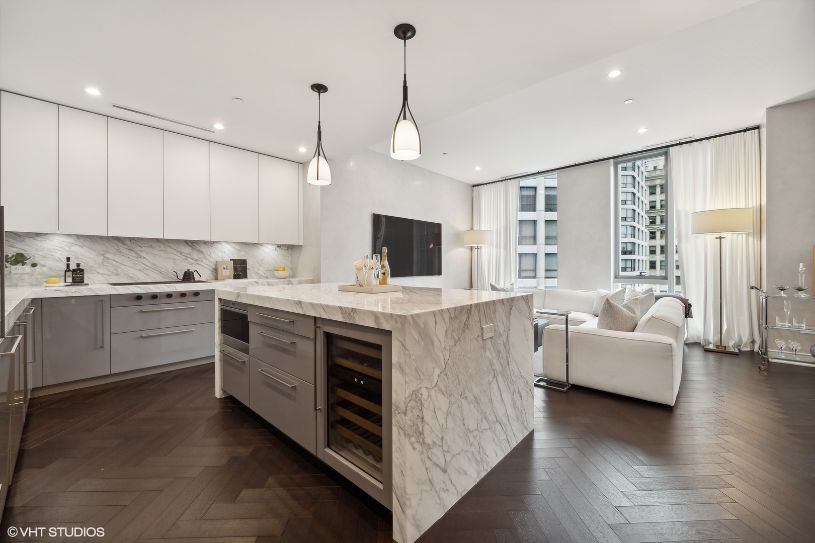 403 N Wabash Ave #12B Chicago, IL 60611