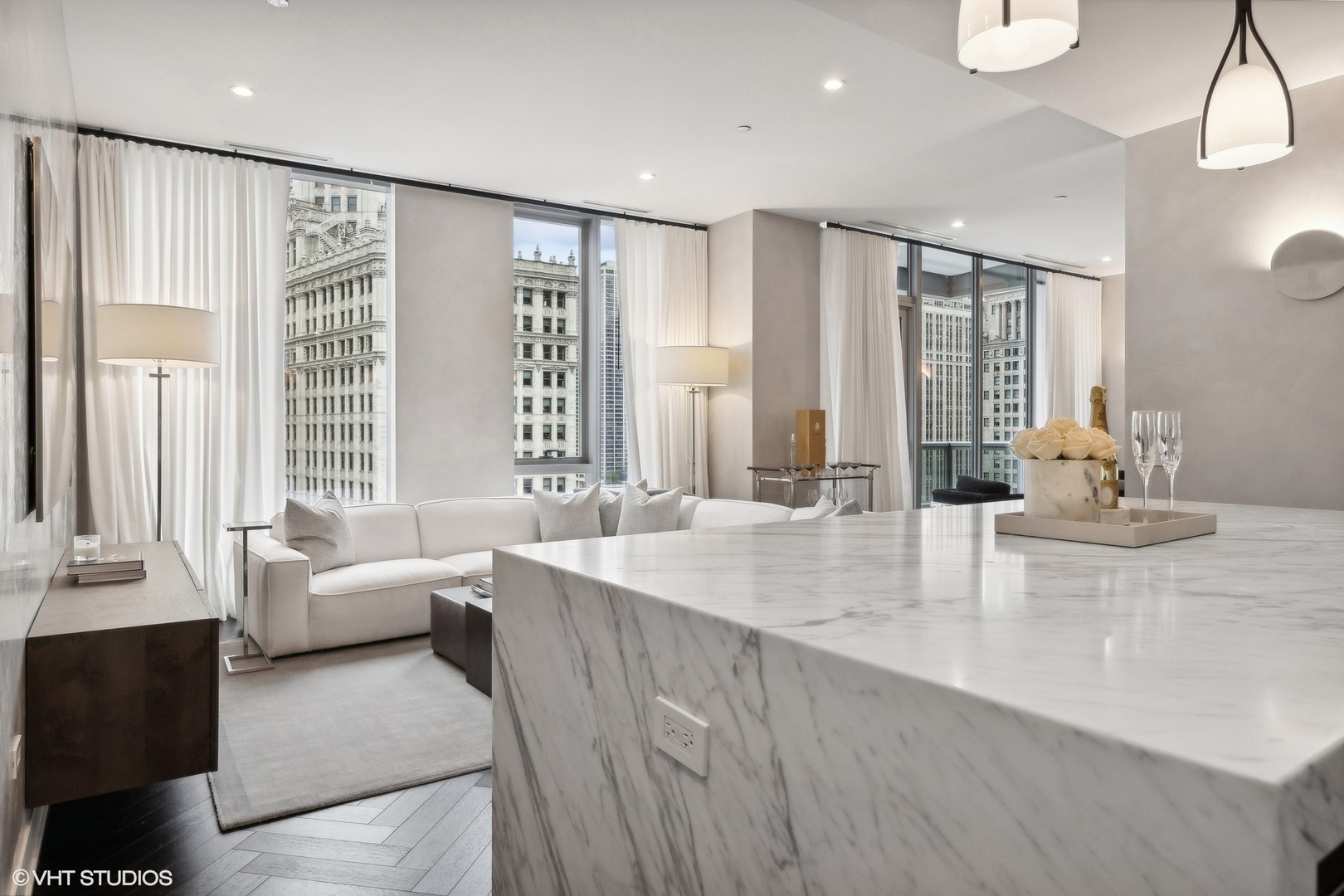 403 N Wabash Ave #12B Chicago, IL 60611