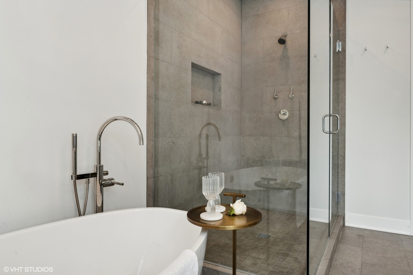 403 N Wabash Ave #12B Chicago, IL 60611