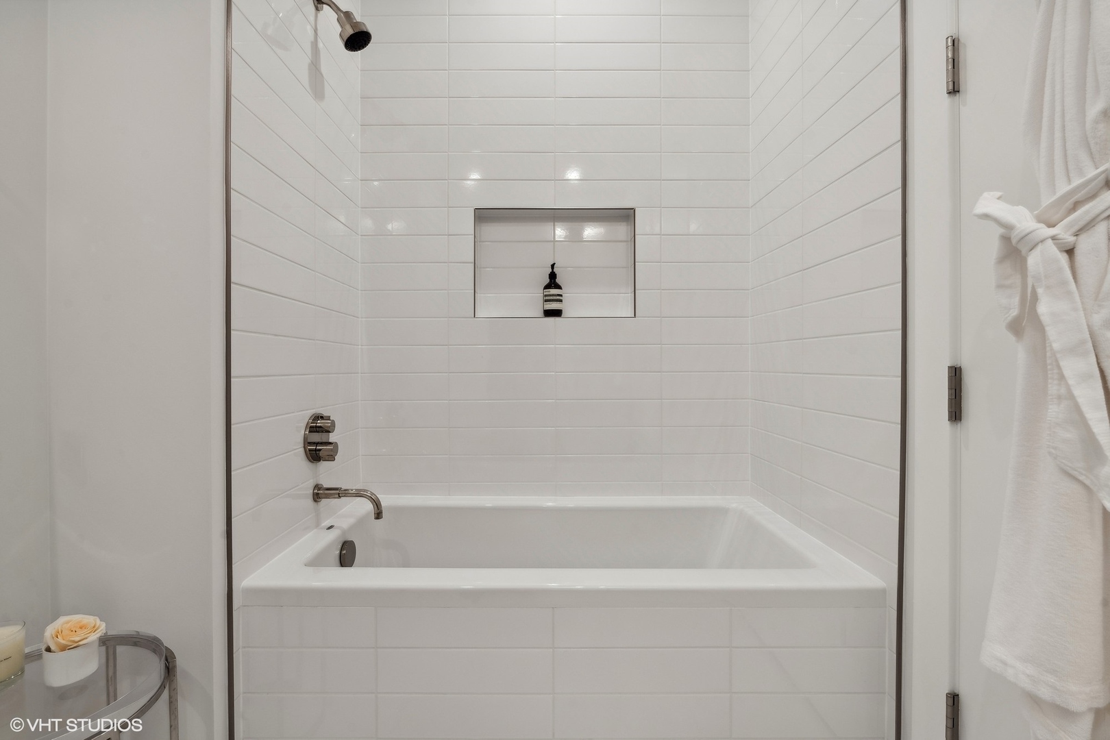 403 N Wabash Ave #12B Chicago, IL 60611