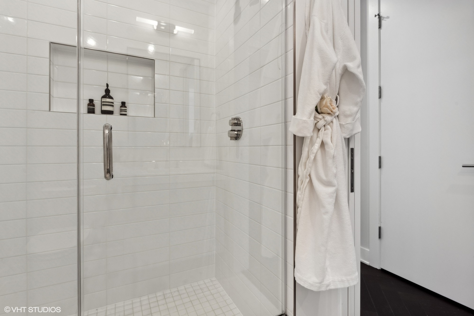 403 N Wabash Ave #12B Chicago, IL 60611