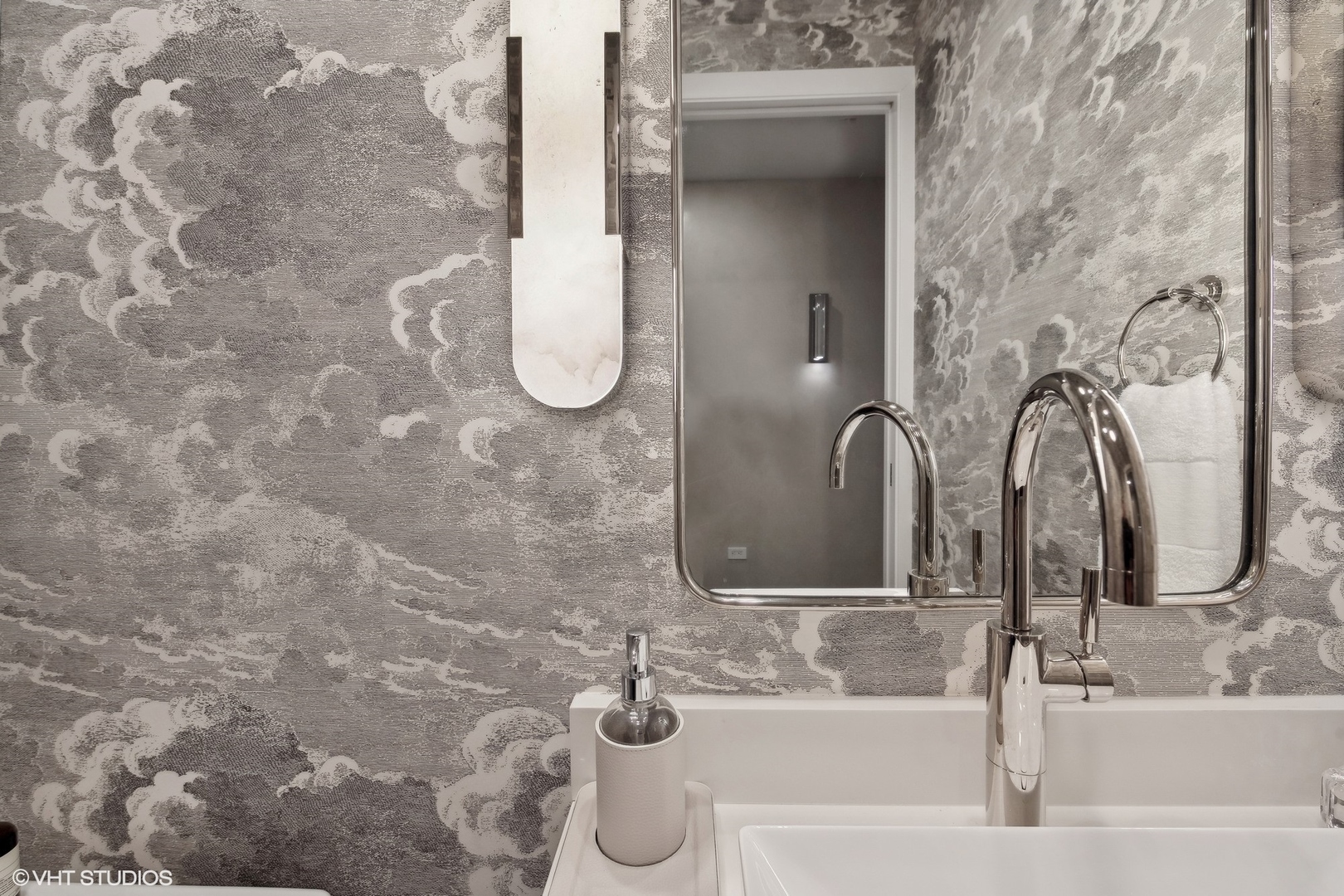 403 N Wabash Ave #12B Chicago, IL 60611