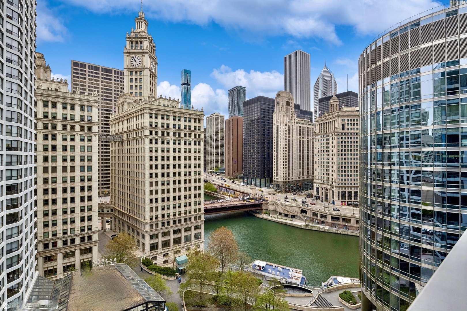 403 N Wabash Ave #12B Chicago, IL 60611
