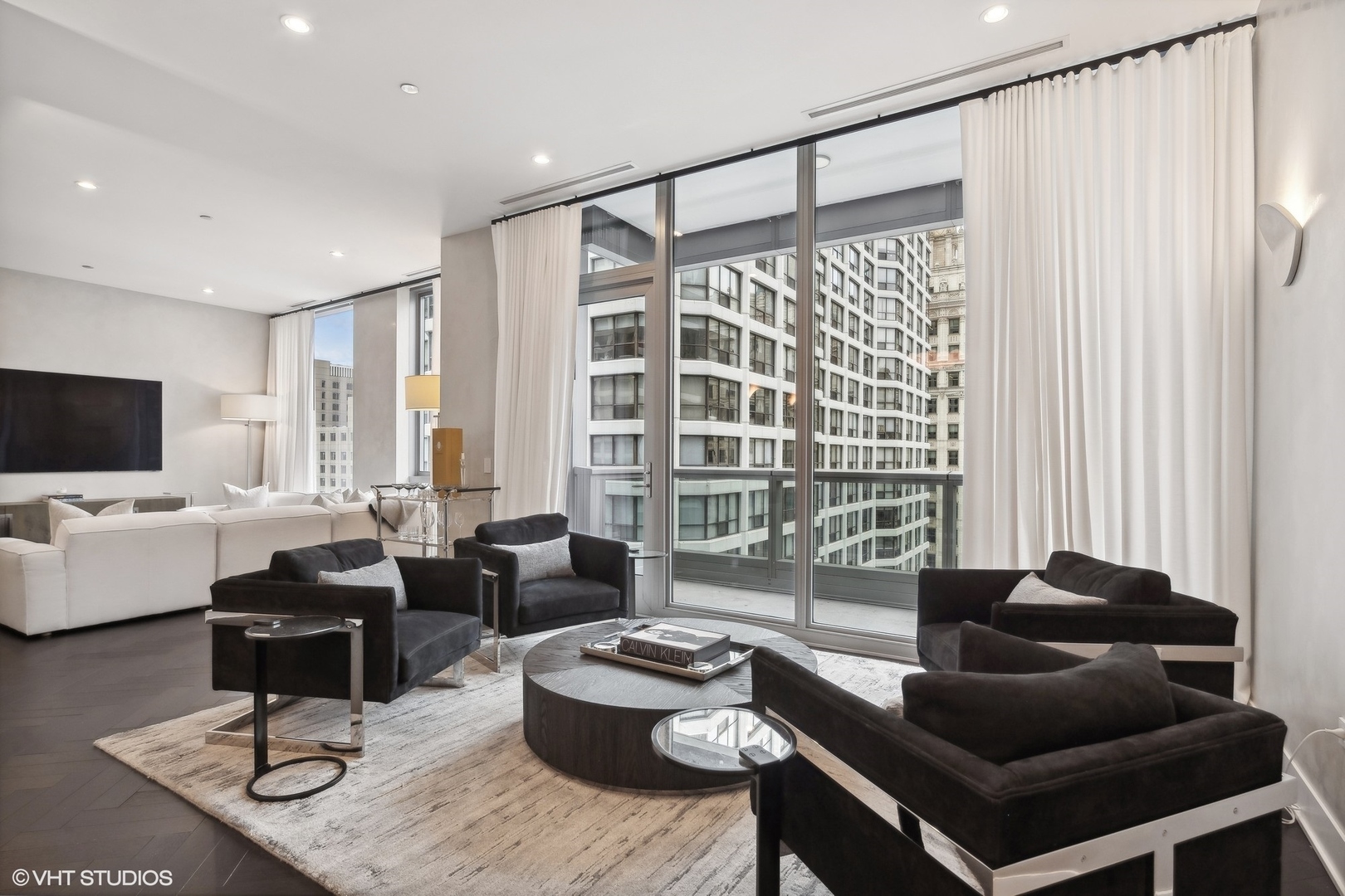 403 N Wabash Ave #12B Chicago, IL 60611