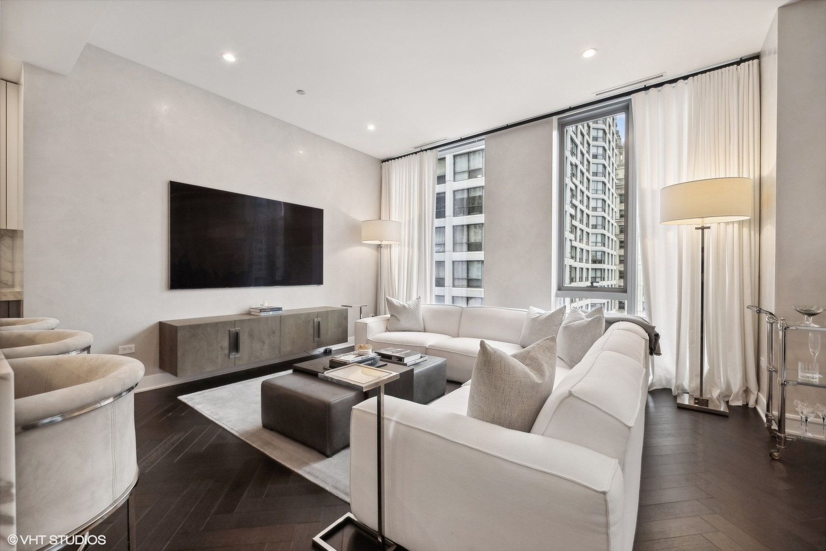 403 N Wabash Ave #12B Chicago, IL 60611