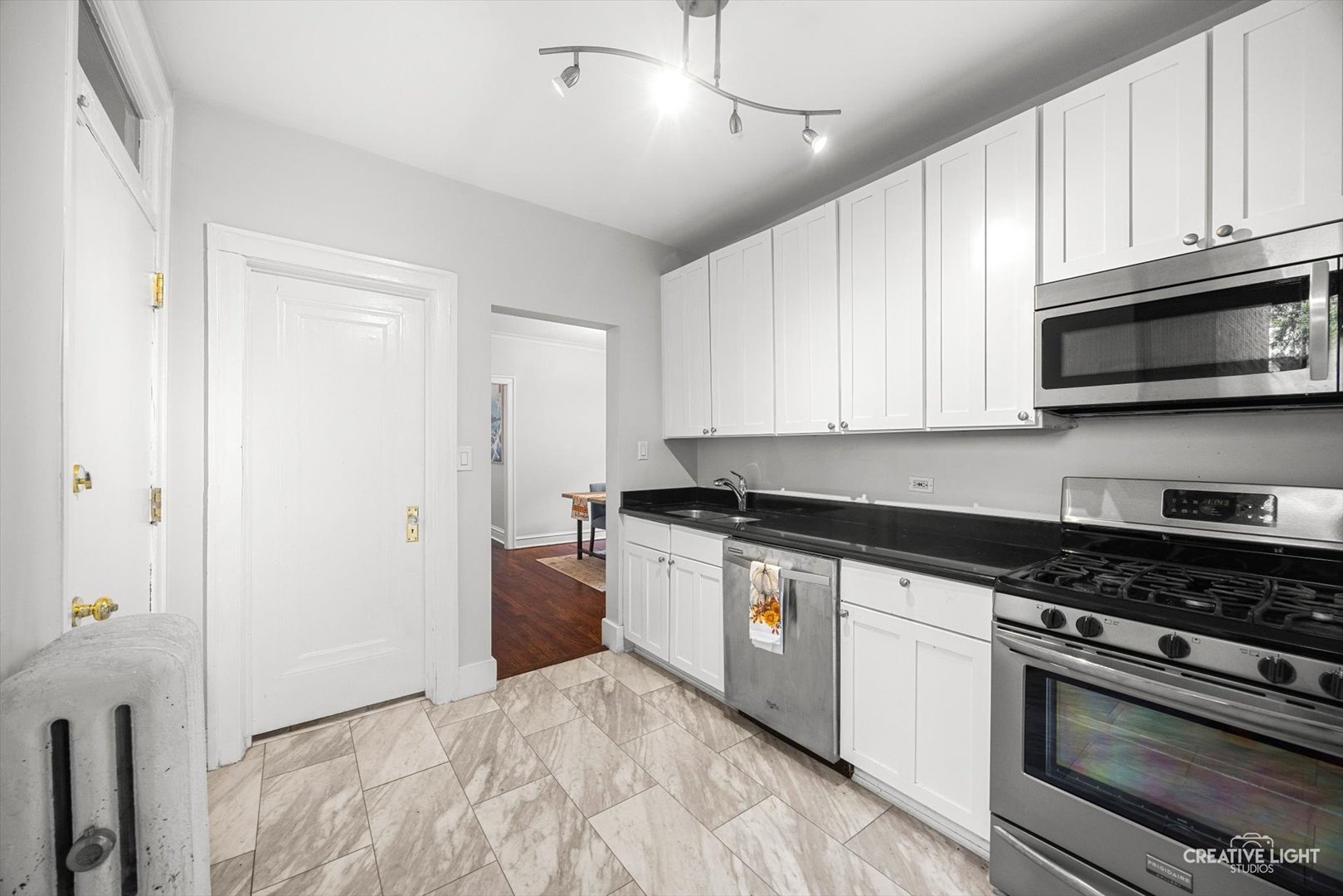 847 S Humphrey Ave #1 Oak Park, IL 60304