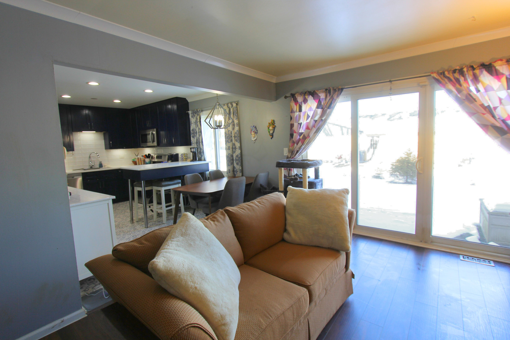 98 Wiltshire Ct Schaumburg, IL 60193