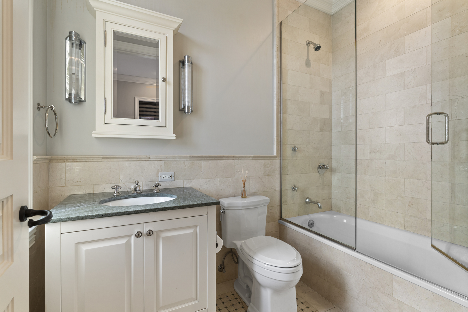 1755 N Mohawk St Chicago, IL 60614