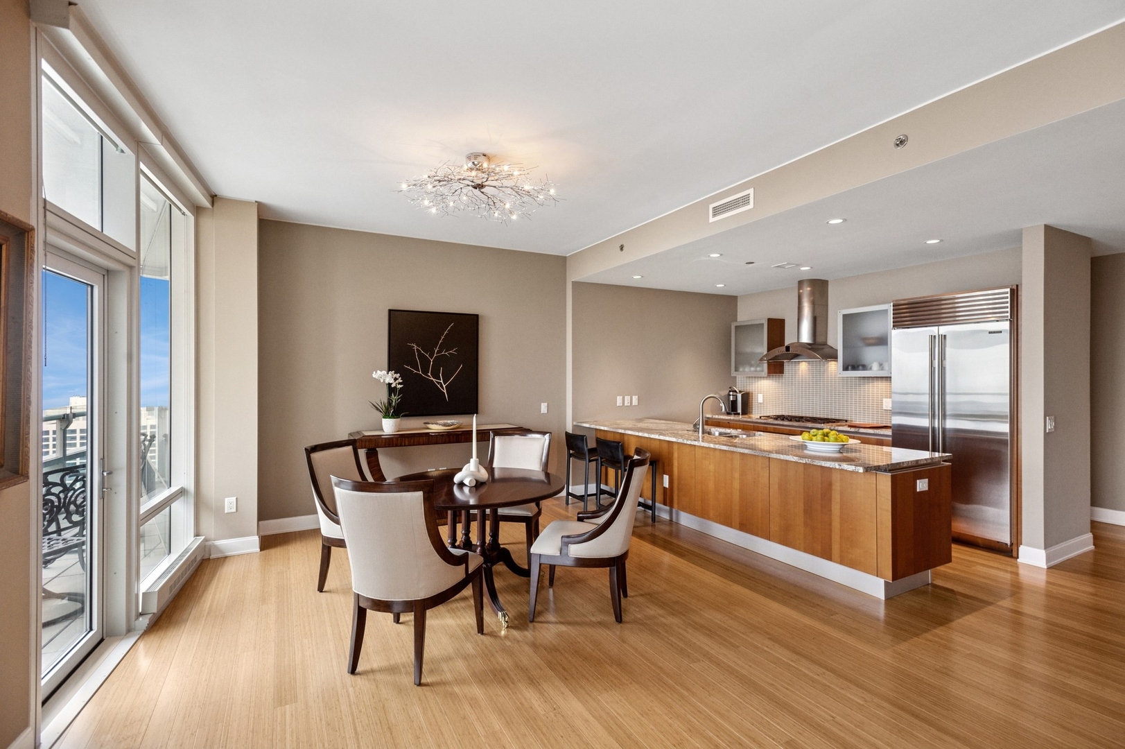 340 E Randolph St #5504 Chicago, IL 60601