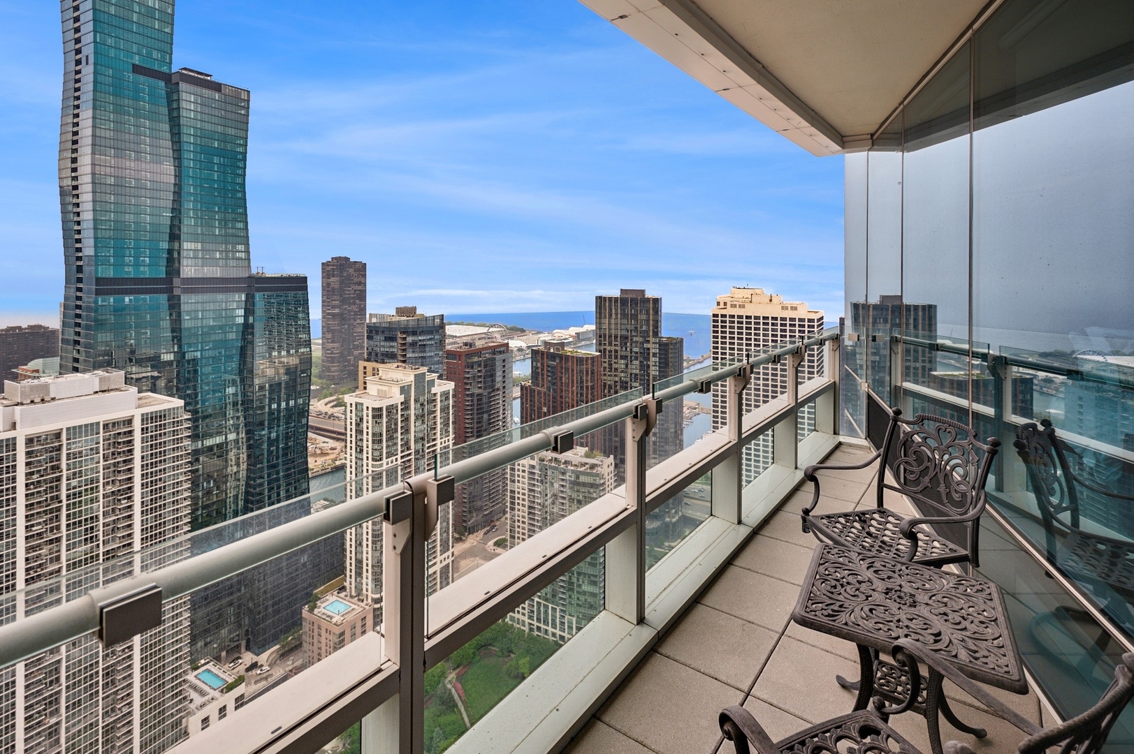 340 E Randolph St #5504 Chicago, IL 60601