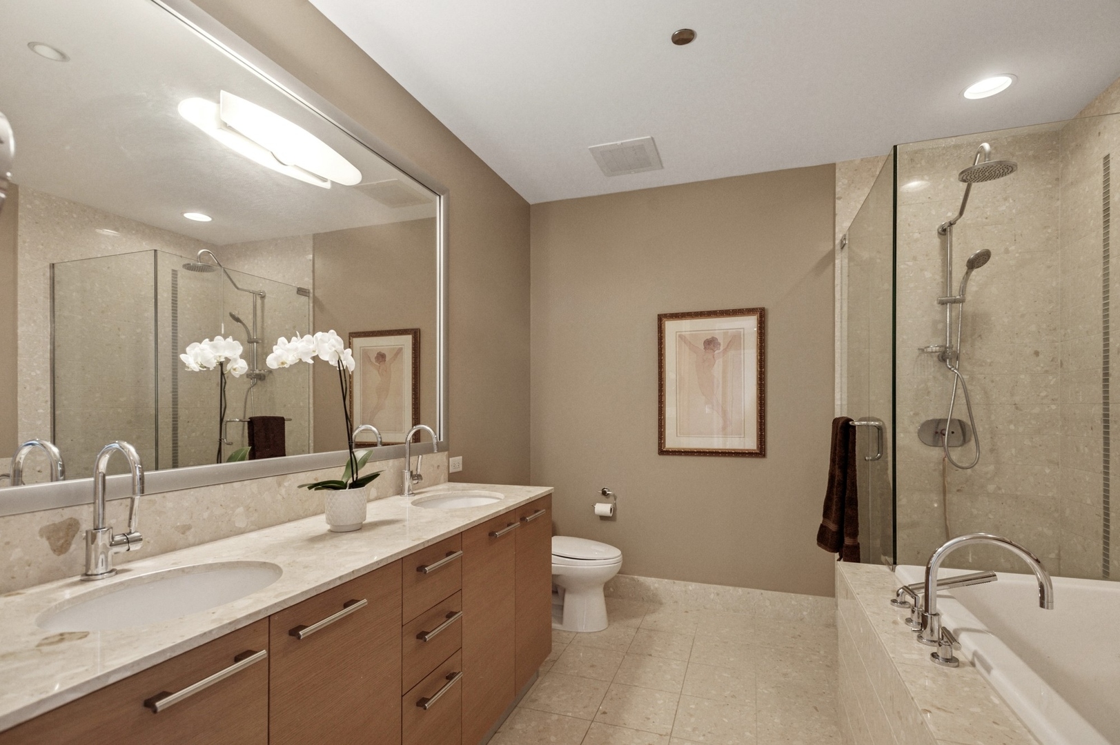 340 E Randolph St #5504 Chicago, IL 60601