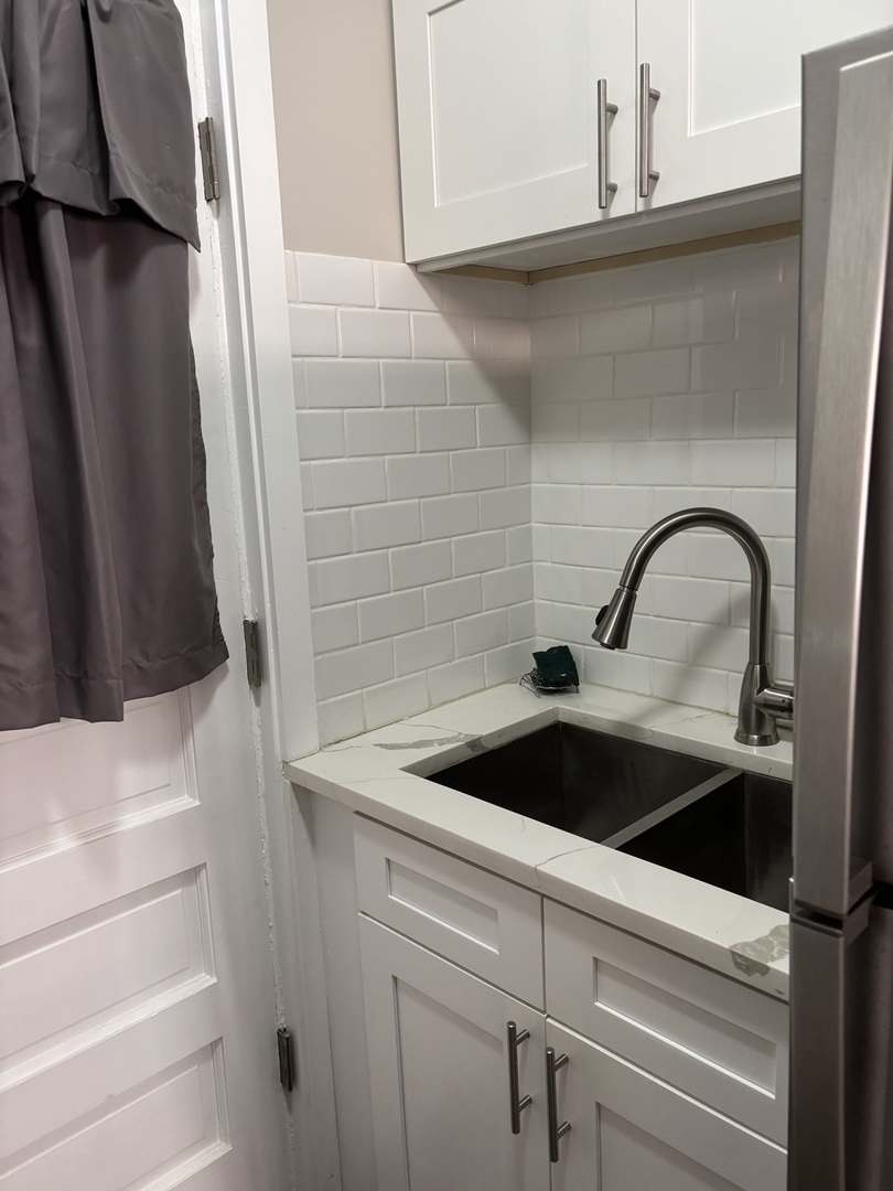 1111 Holley Ct #113 Oak Park, IL 60301