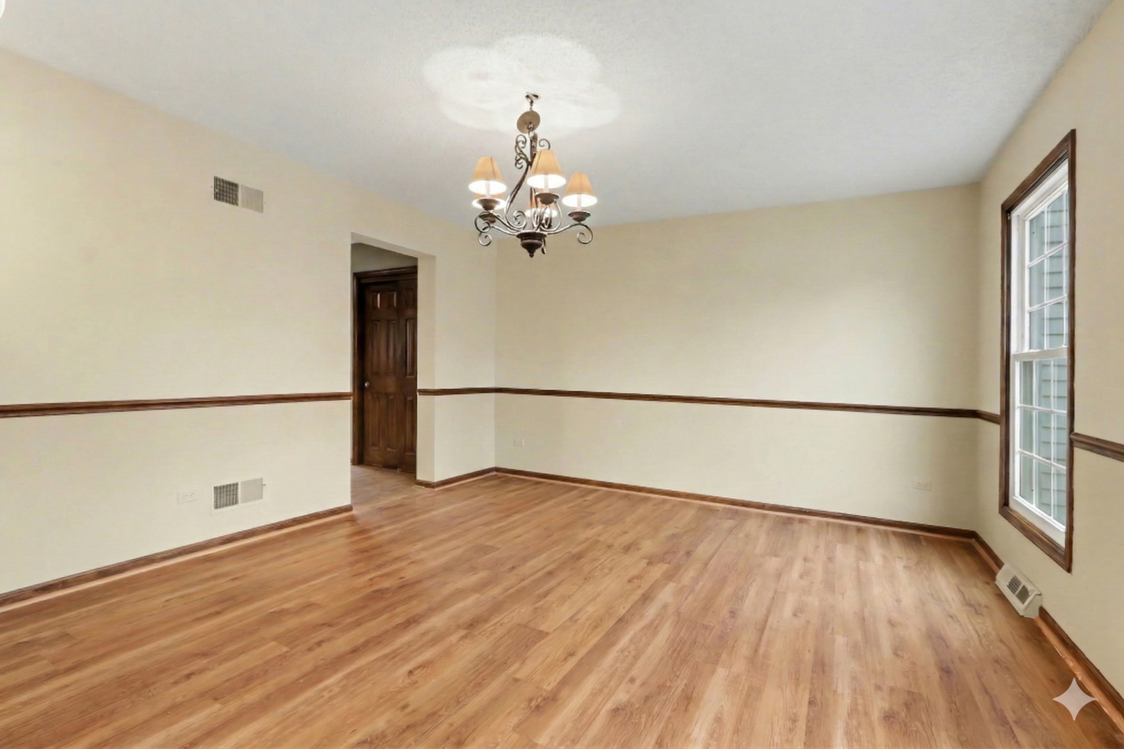 720 Meadow Wood Dr Joliet, IL 60431