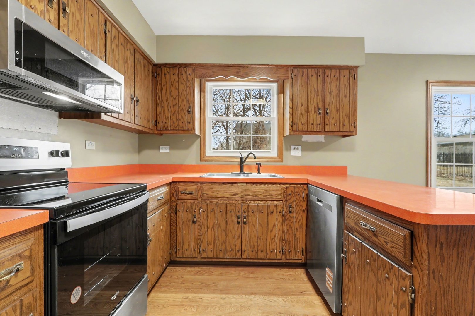 720 Meadow Wood Dr Joliet, IL 60431