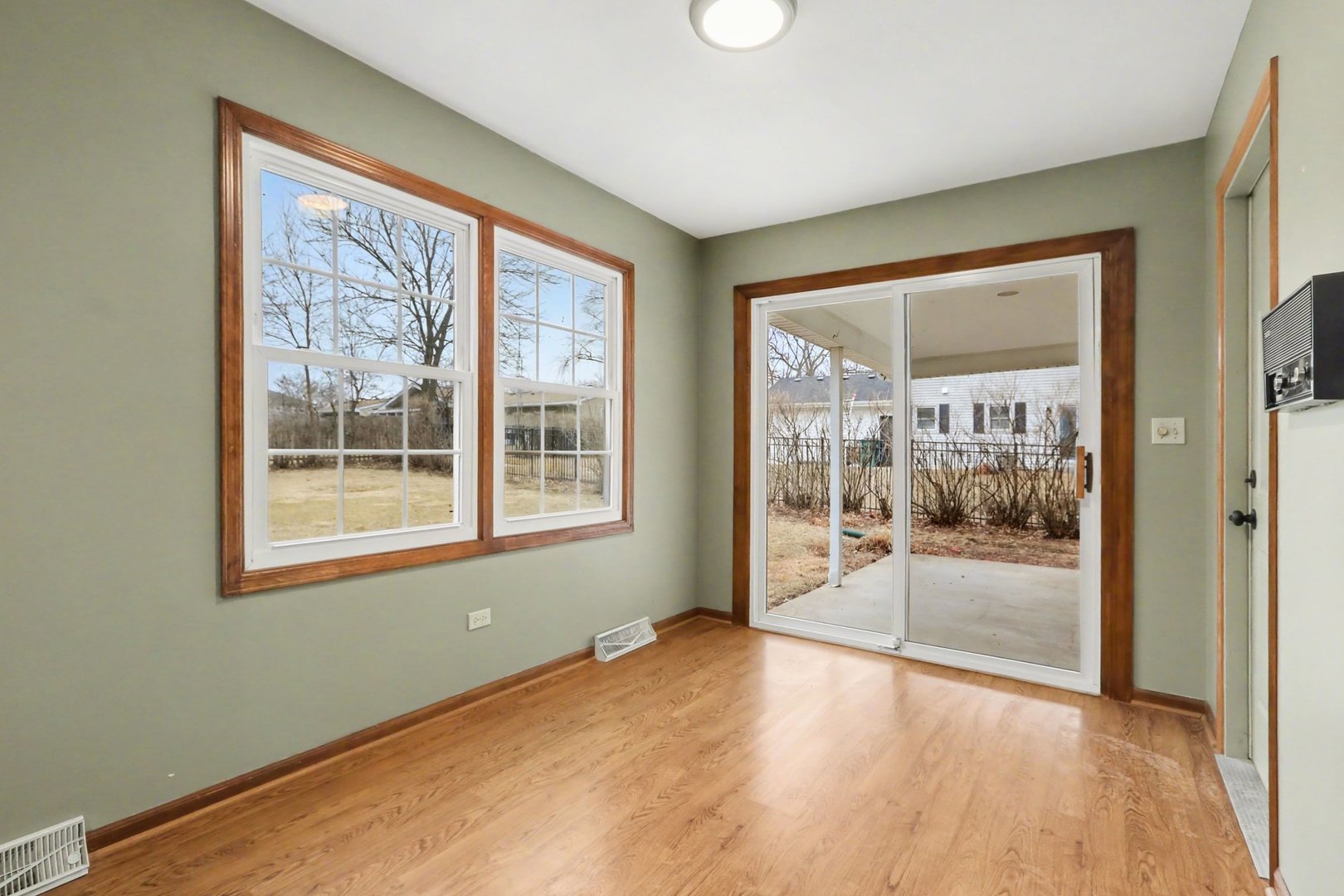 720 Meadow Wood Dr Joliet, IL 60431