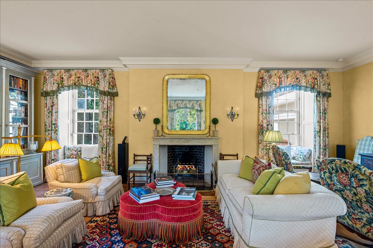 788 E Woodland Rd Lake Forest, IL 60045