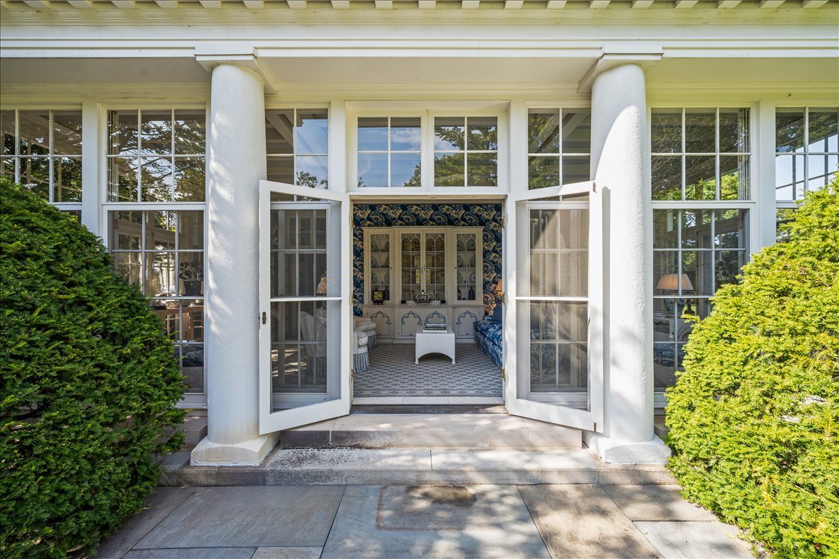 788 E Woodland Rd Lake Forest, IL 60045