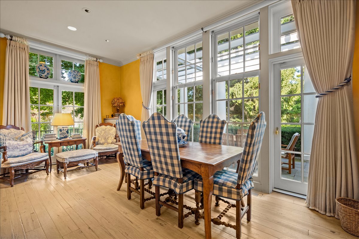 788 E Woodland Rd Lake Forest, IL 60045