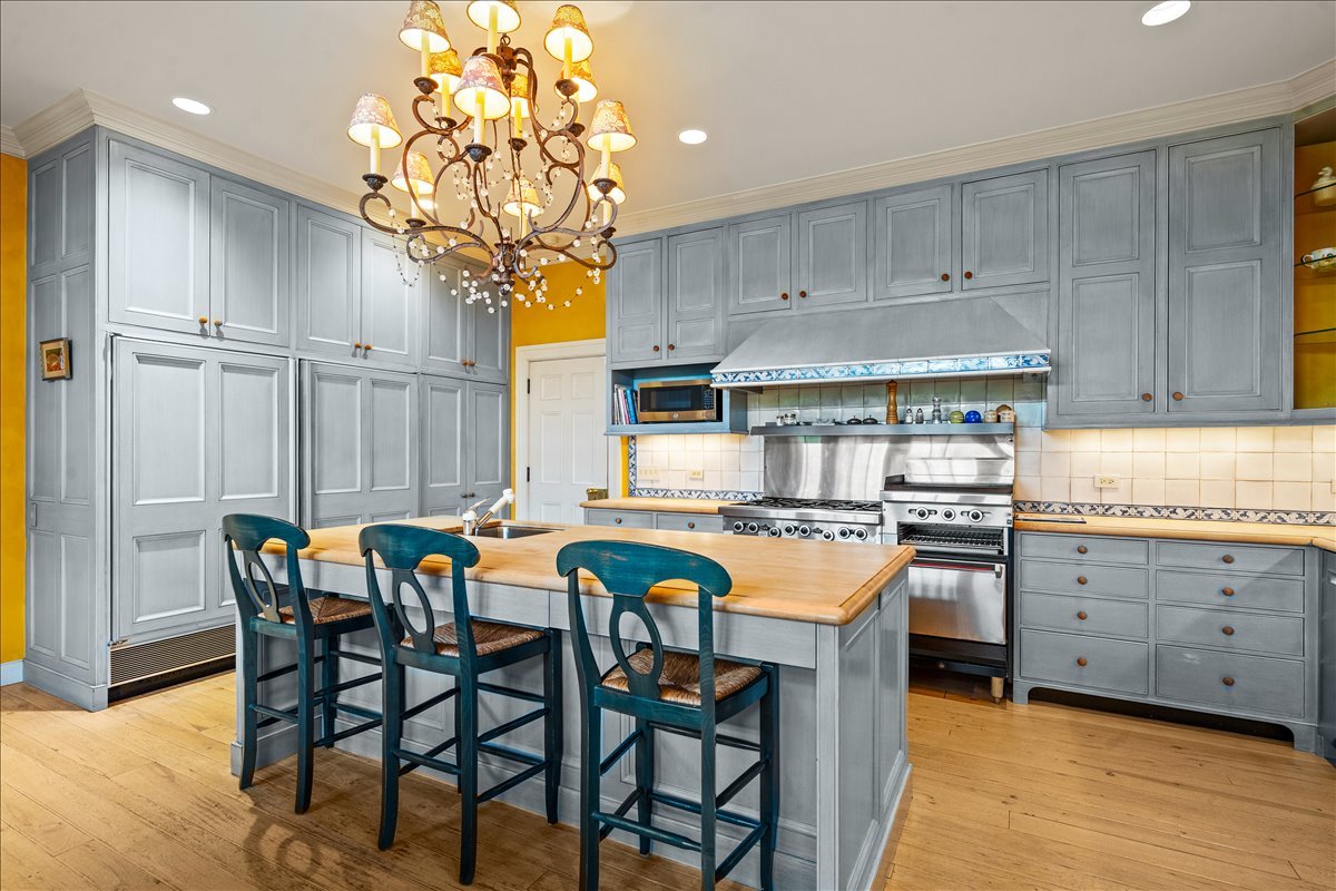 788 E Woodland Rd Lake Forest, IL 60045