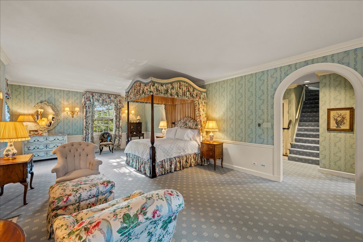 788 E Woodland Rd Lake Forest, IL 60045