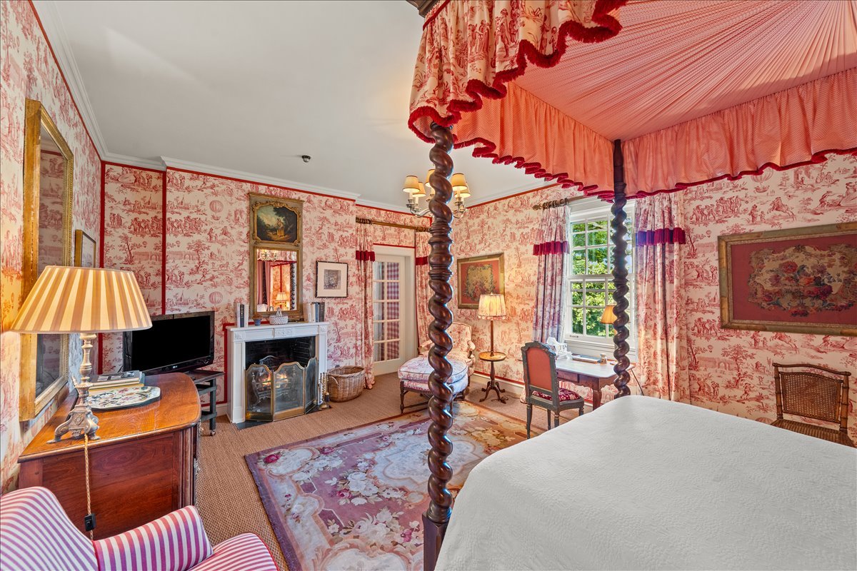 788 E Woodland Rd Lake Forest, IL 60045