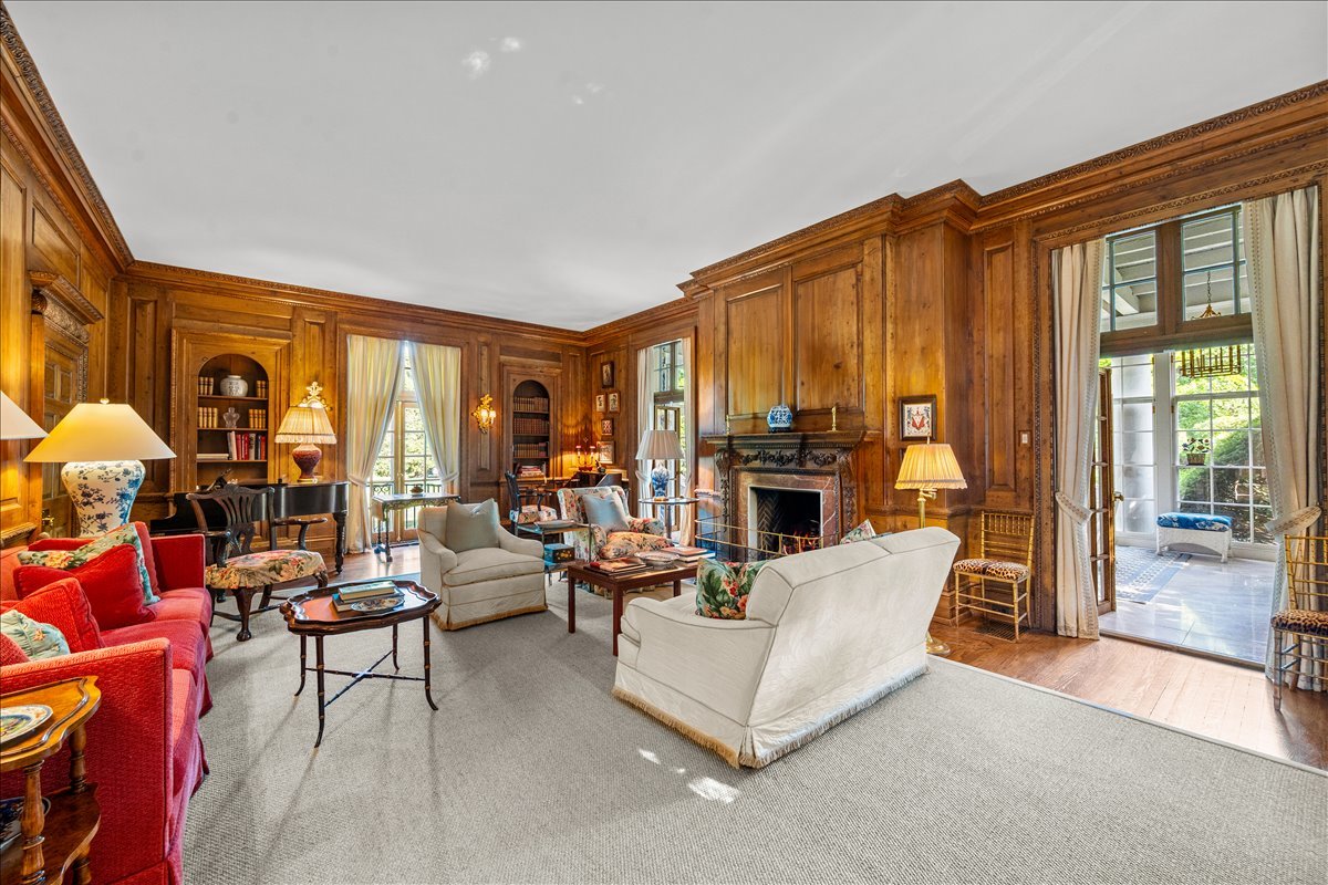 788 E Woodland Rd Lake Forest, IL 60045