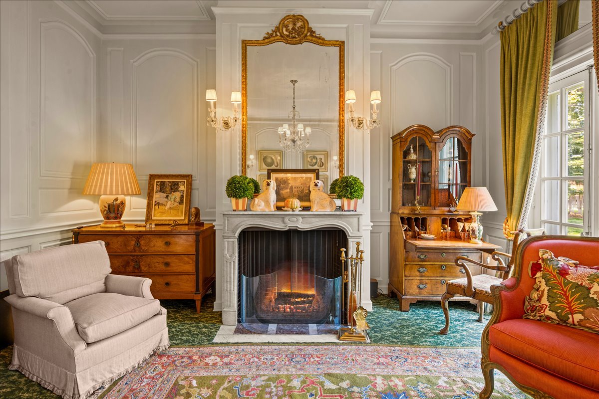 788 E Woodland Rd Lake Forest, IL 60045