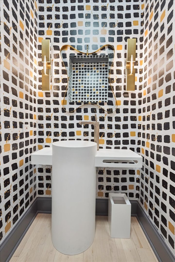 1318 N ASTOR St Chicago, IL 60610