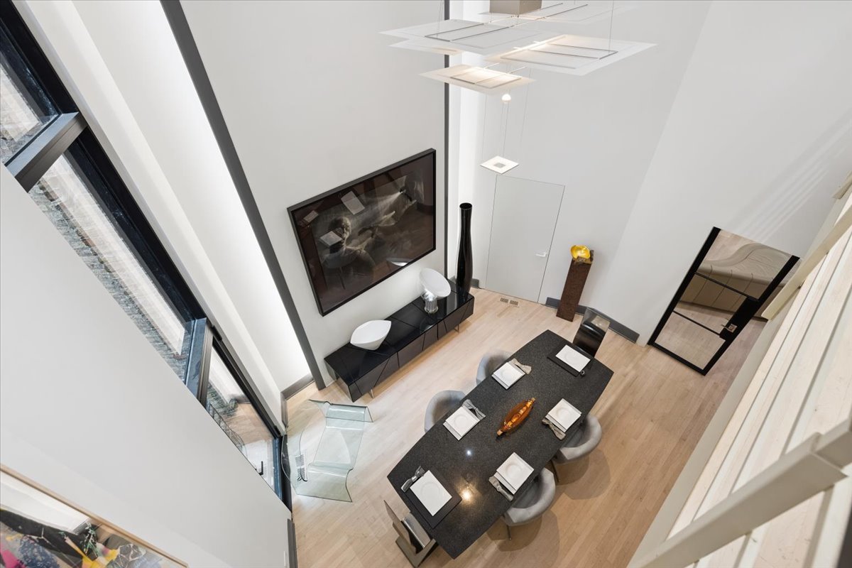 1318 N ASTOR St Chicago, IL 60610