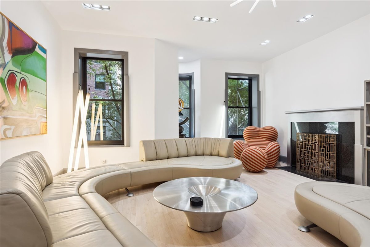 1318 N ASTOR St Chicago, IL 60610