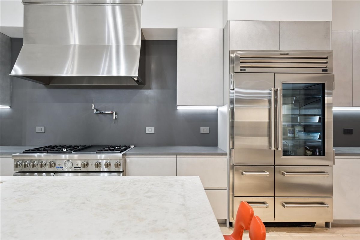 1318 N ASTOR St Chicago, IL 60610