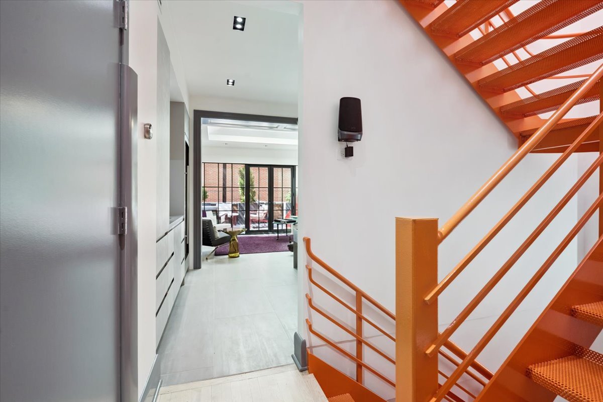 1318 N ASTOR St Chicago, IL 60610