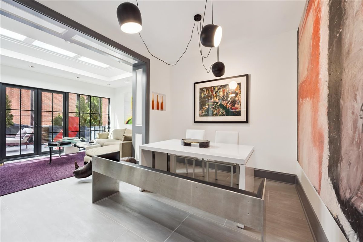 1318 N ASTOR St Chicago, IL 60610