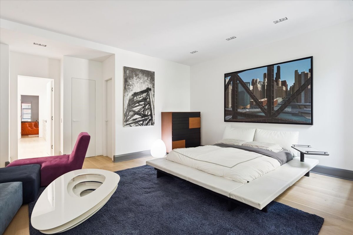 1318 N ASTOR St Chicago, IL 60610