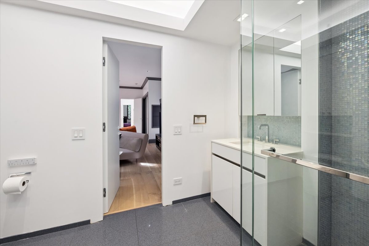 1318 N ASTOR St Chicago, IL 60610